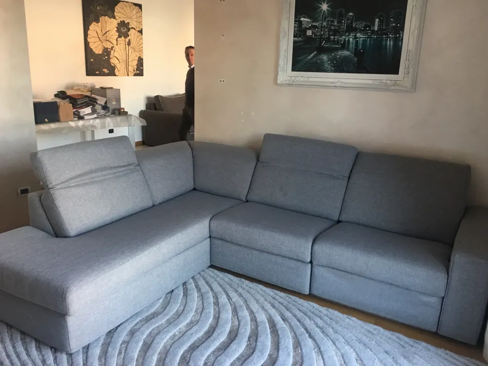 Divano angolare One con meccanismo relax elettrico di PREZZI OUTLE^Samoa Online