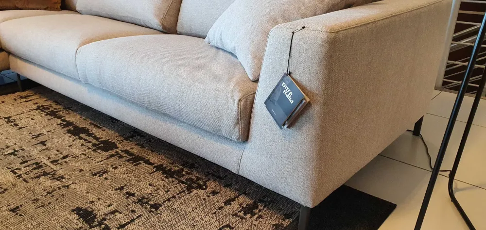 Ditre Italia Divano angolare tessuto in misto piuma a prezzo scontato- Divani