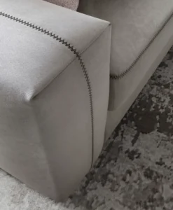 Divano Astor con forte sconto^Artigianale Clearance