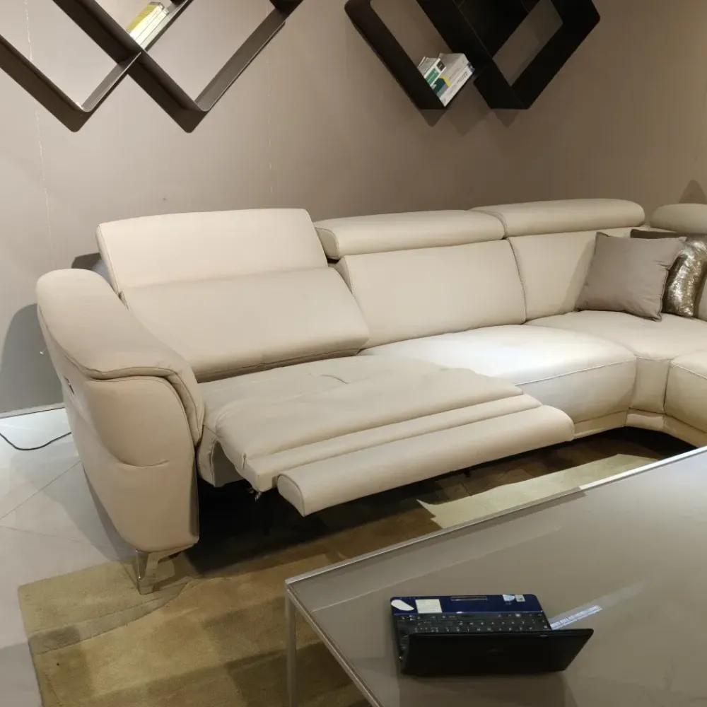 Nicoletti Home Divano Charleston di in stile moderno a prezzo Outlet- Divani