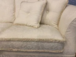 Collezione esclusiva Divano Classico in Tessuto non sfoderabile  di scontato 50%- Divani