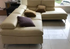 Hot Divano con penisola Cream a prezzi outlet Divani