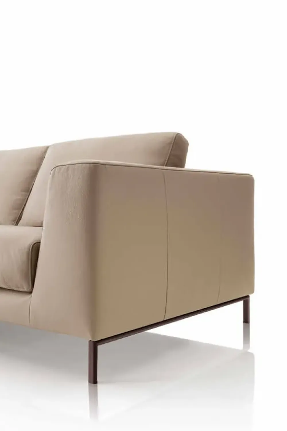 Ditre Italia Divano con penisola Artis PREZZI OUTLET sconto 30%- Divani