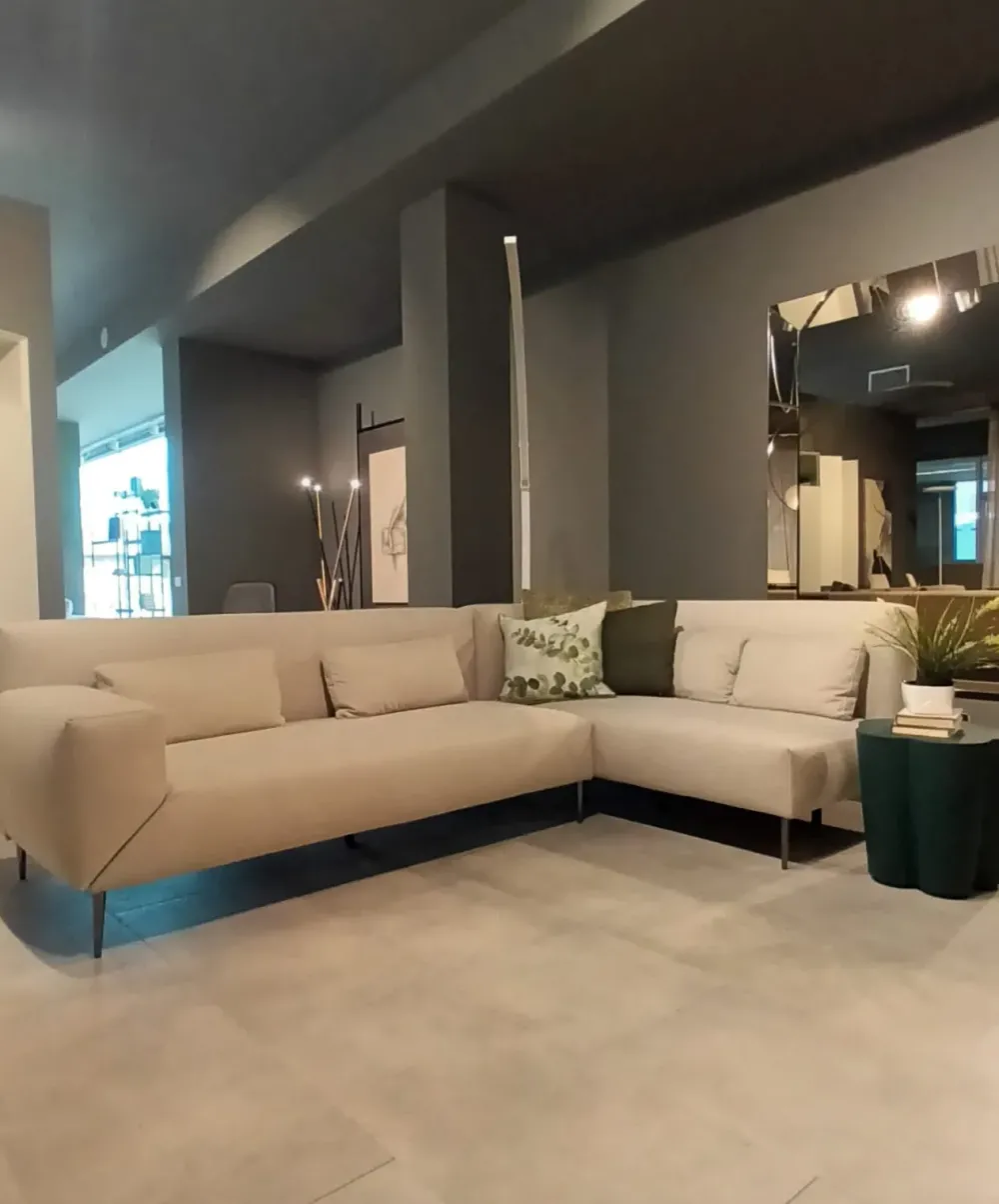 Discount Divano Con penisola Divano angolare spin di a prezzo ribassato Divani