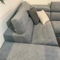 Discount Divano con penisola Habart a PREZZO OUTLET Divani