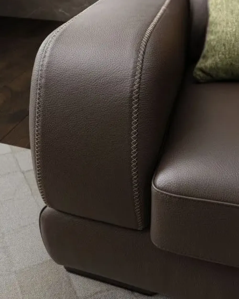 Le Comfort Divano con penisola in Pelle a prezzo ribassato- Divani