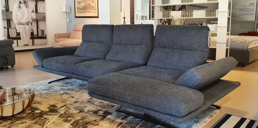 New Divano con penisola in Tessuto Chamonix Divani