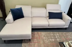 Le Comfort Divano Con penisola Lambert di a prezzo ribassato- Divani