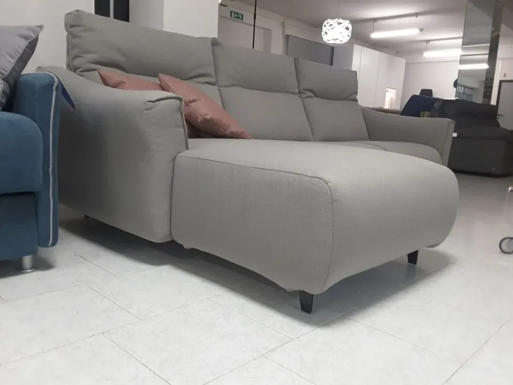 Divano Con penisola Madrid in Offerta Outlet a 3380€^Rosini Discount