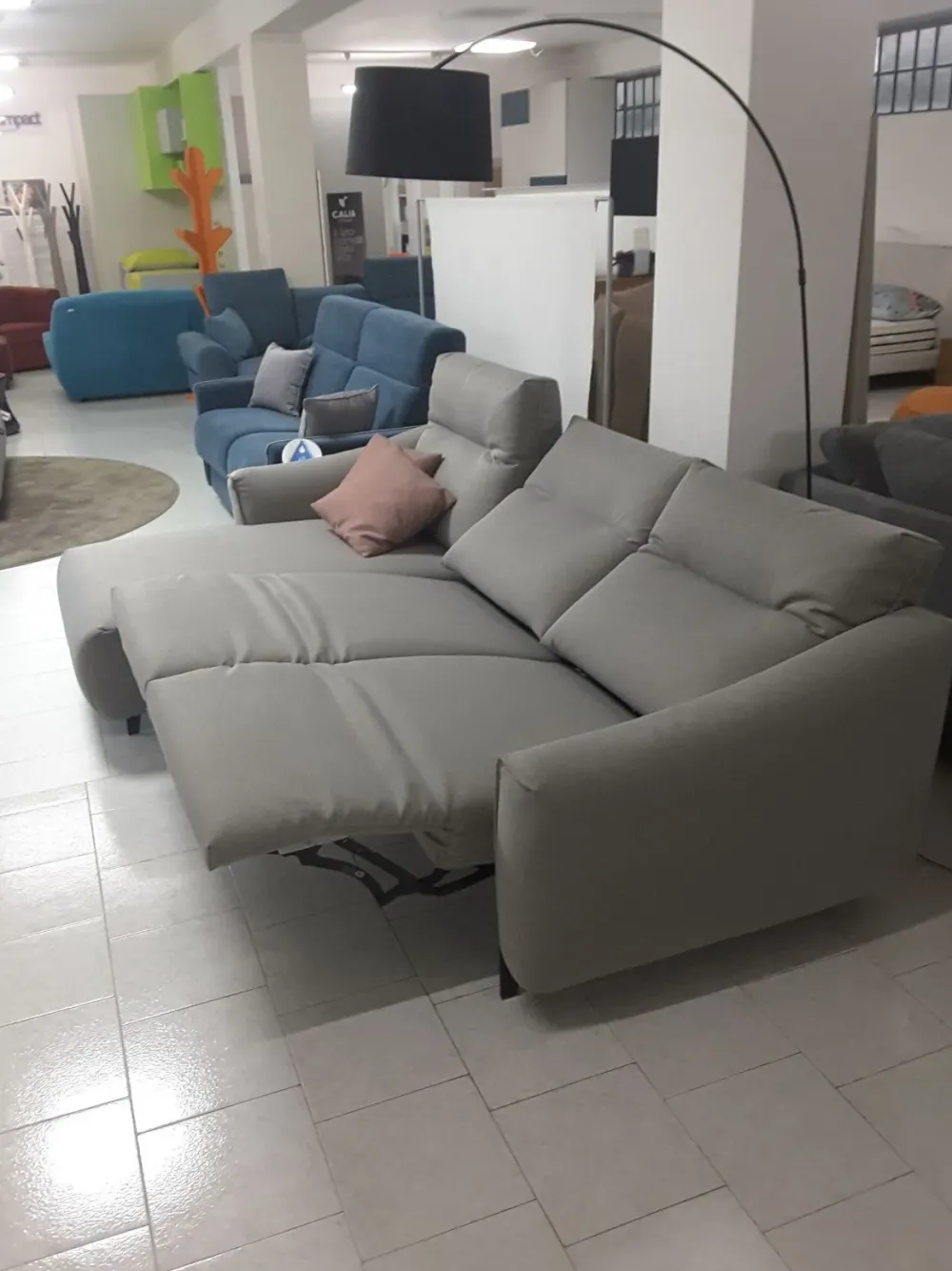 Divano Con penisola Madrid in Offerta Outlet a 3380€^Rosini Discount