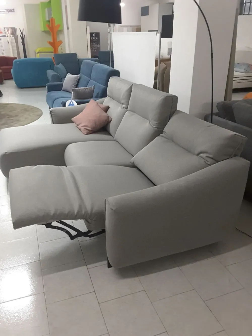 Divano Con penisola Madrid in Offerta Outlet a 3380€^Rosini Discount