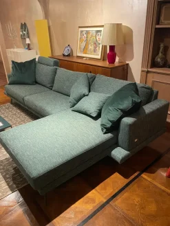 Doimo Salotti Divano Con penisola Mod  philip 72 in Offerta Outlet a 3525 Euro- Divani