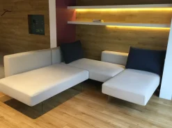 Divano con penisola modello Air di in offerta^Lago