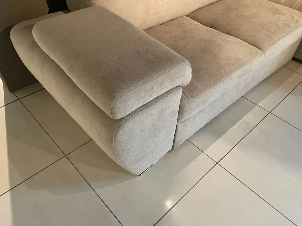 Hot Divano con penisola modello Twister di con forte sconto Divani