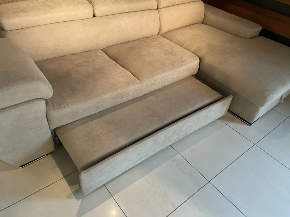 Hot Divano con penisola modello Twister di con forte sconto Divani