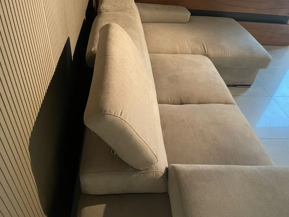 Hot Divano con penisola modello Twister di con forte sconto Divani