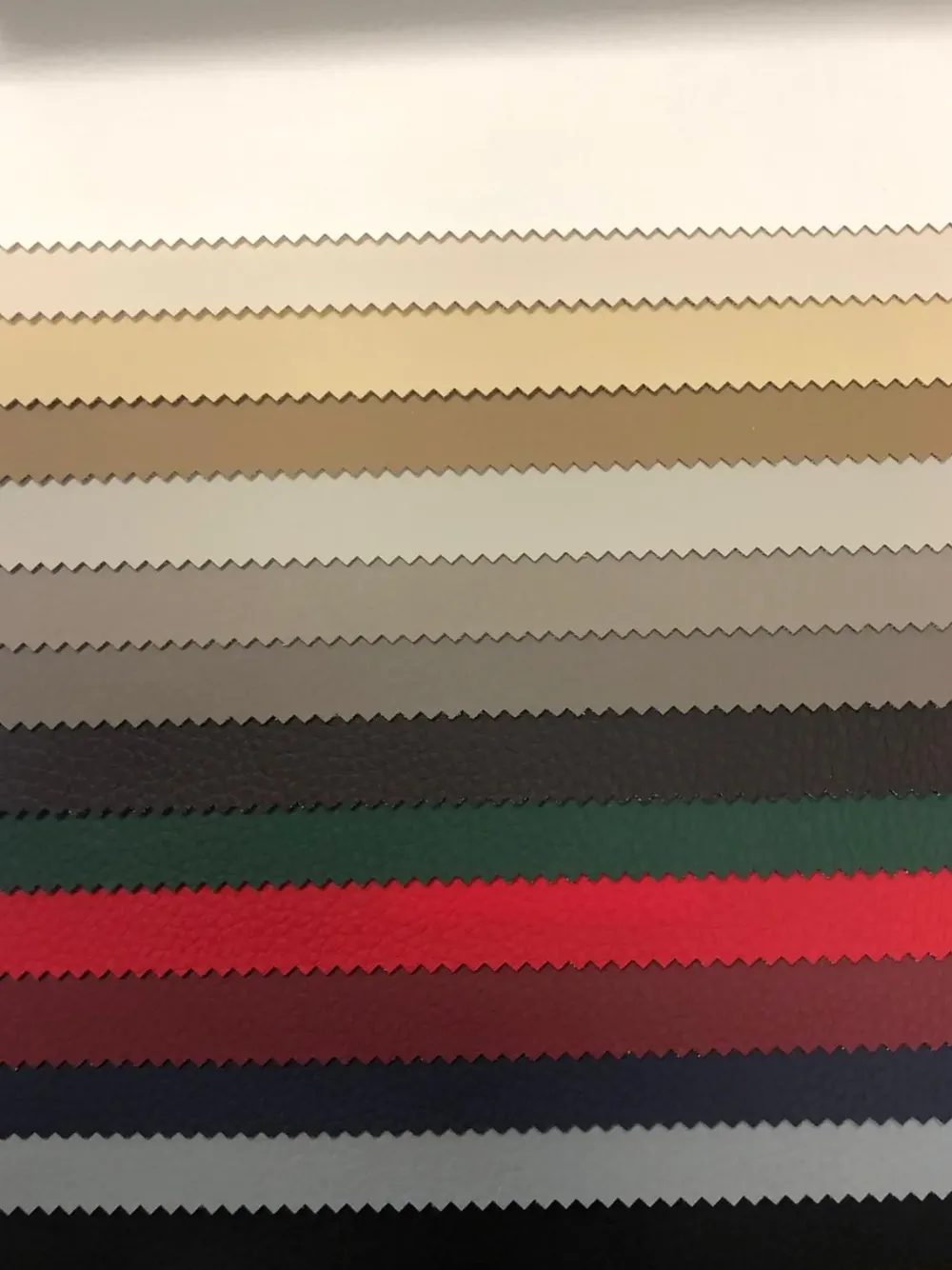 Crippa Salotti Divano con penisola modello Magnum di in offerta- Divani