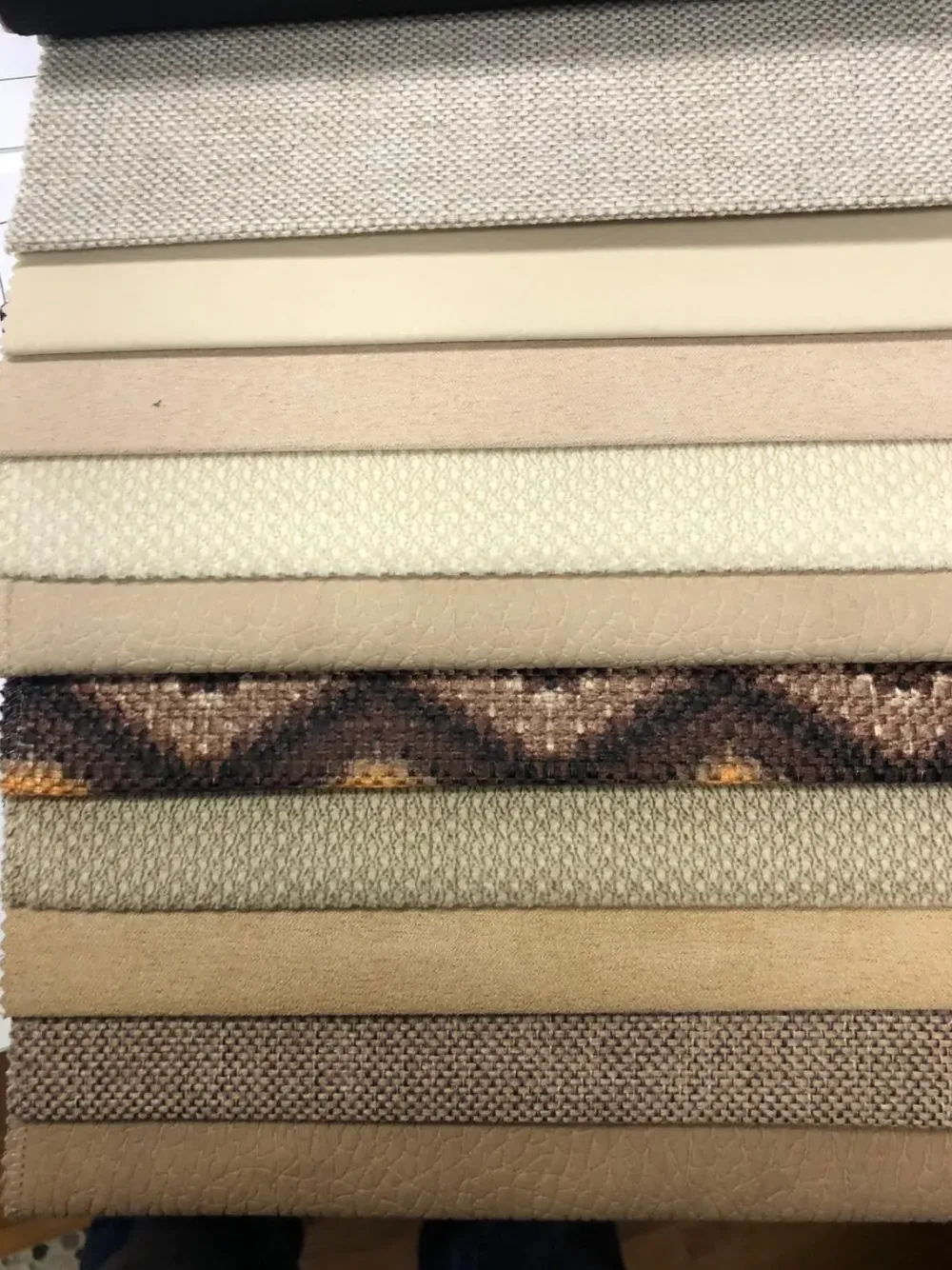 Crippa Salotti Divano con penisola modello Magnum di in offerta- Divani