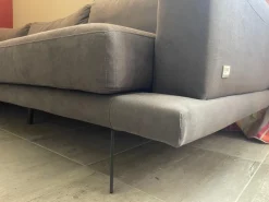 Divano Con penisola Philip 77 a 1700 Euro^Doimo Salotti New