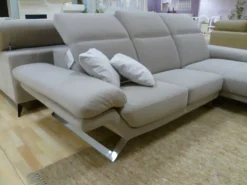 Outlet Divano con penisola Stratos : SCONTO ESCLUSIVO Divani