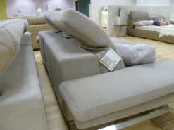 Outlet Divano con penisola Stratos : SCONTO ESCLUSIVO Divani