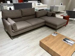 NovaMobili Divano con penisola tessuto in poliuretano   a prezzo Outlet- Divani