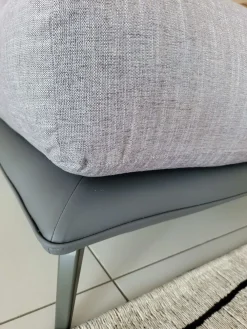 Divano con penisola tessuto in misto piuma a prezzo Outlet Divani