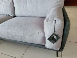 Divano con penisola tessuto in misto piuma a prezzo Outlet Divani