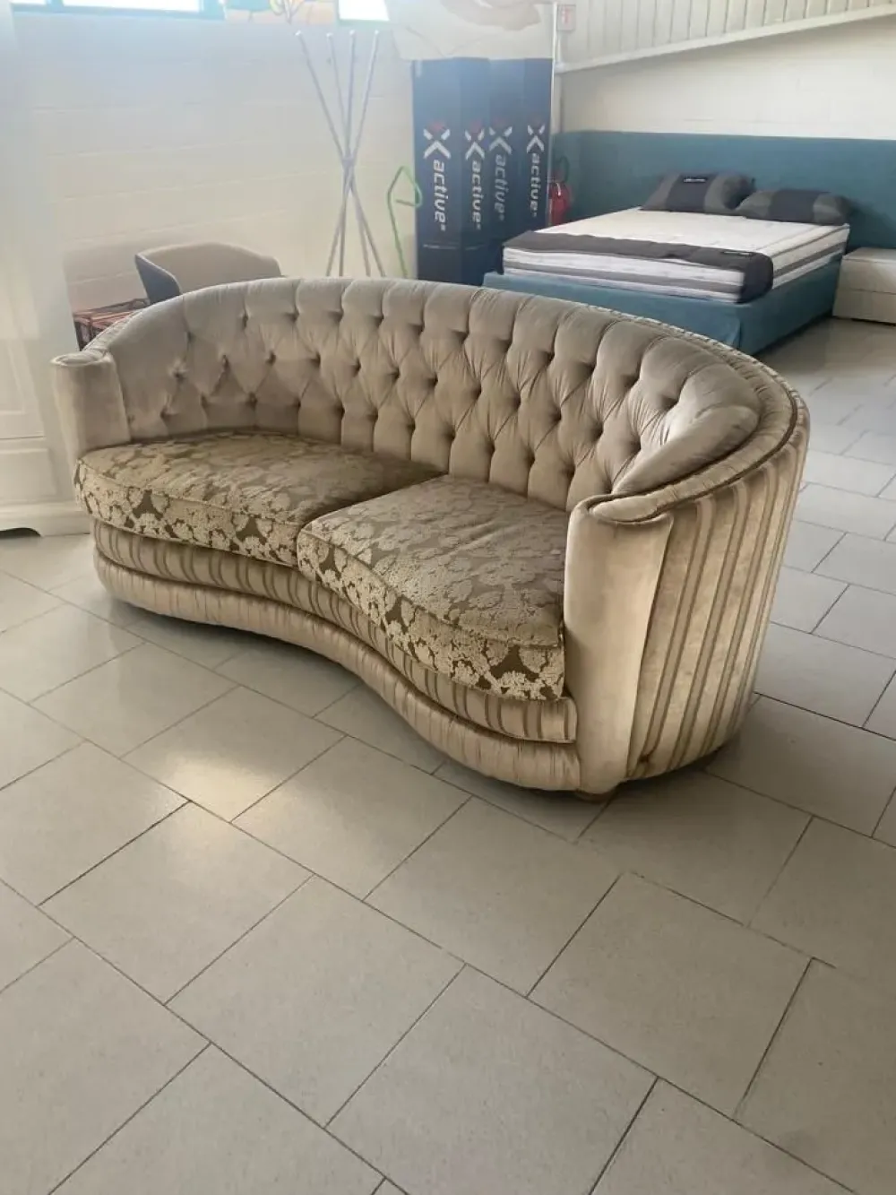 Hot Divano Contessa pronta consegna in Offerta Outlet Divani