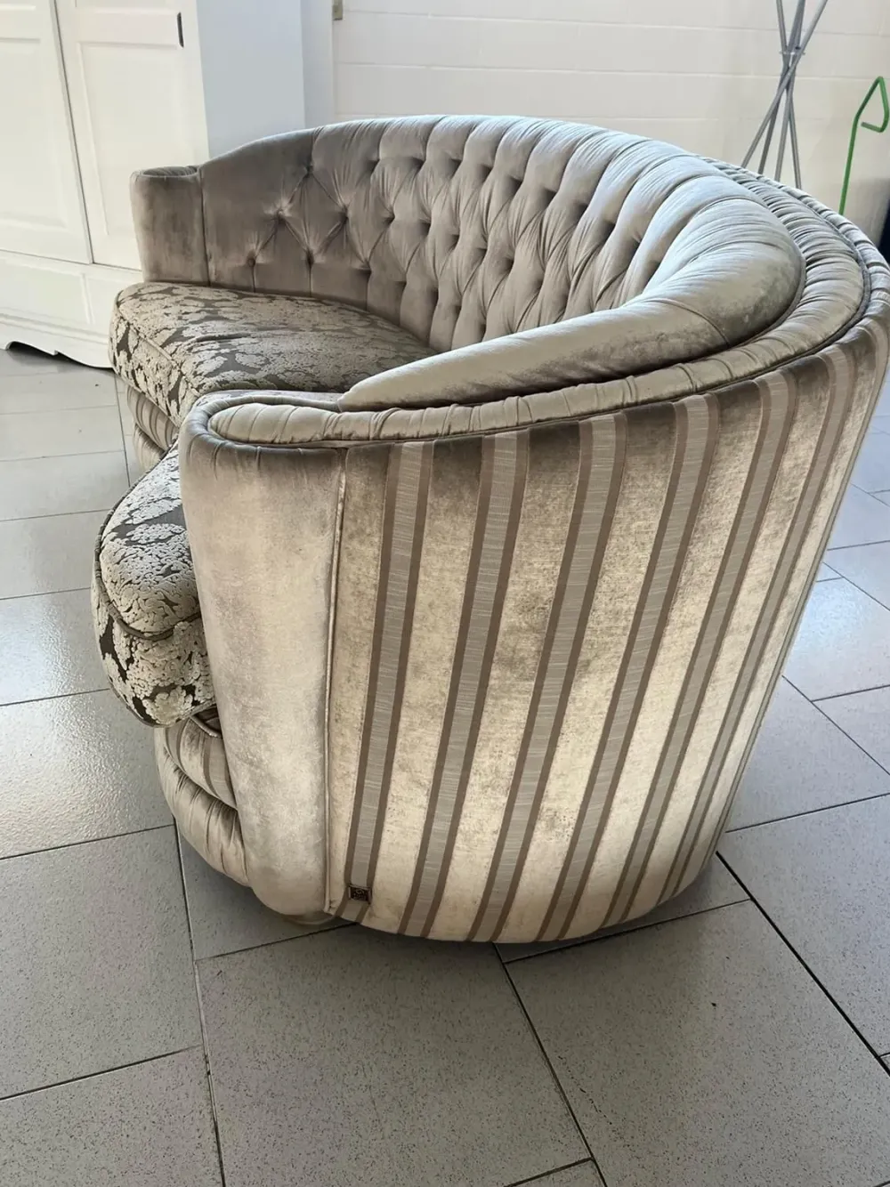 Hot Divano Contessa pronta consegna in Offerta Outlet Divani