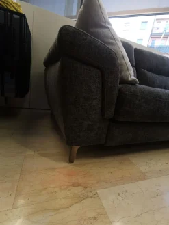 Le Comfort Divano Cupido tessuto in poliuretano   in Offerta Outlet- Divani