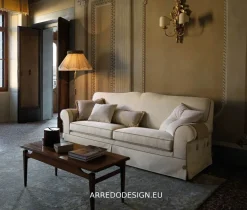 Clearance Divano da 3 posti modello Medea di scontato Divani