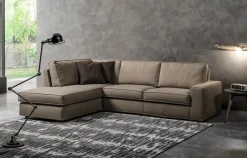 Excò Divano da 4 posti modello Divano mod.ingrid con chaise-longue rivestito in tessuto scontato del 50% di scontato- Divani