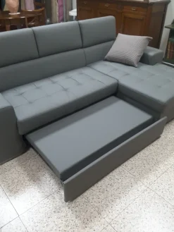 New Divano da 3 posti modello Borg di scontato Divani