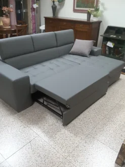 New Divano da 3 posti modello Borg di scontato Divani