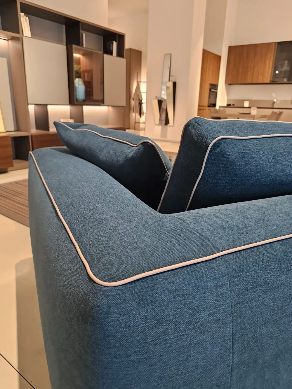 Divano da 4 posti modello Nice di scontato^Pianca Outlet