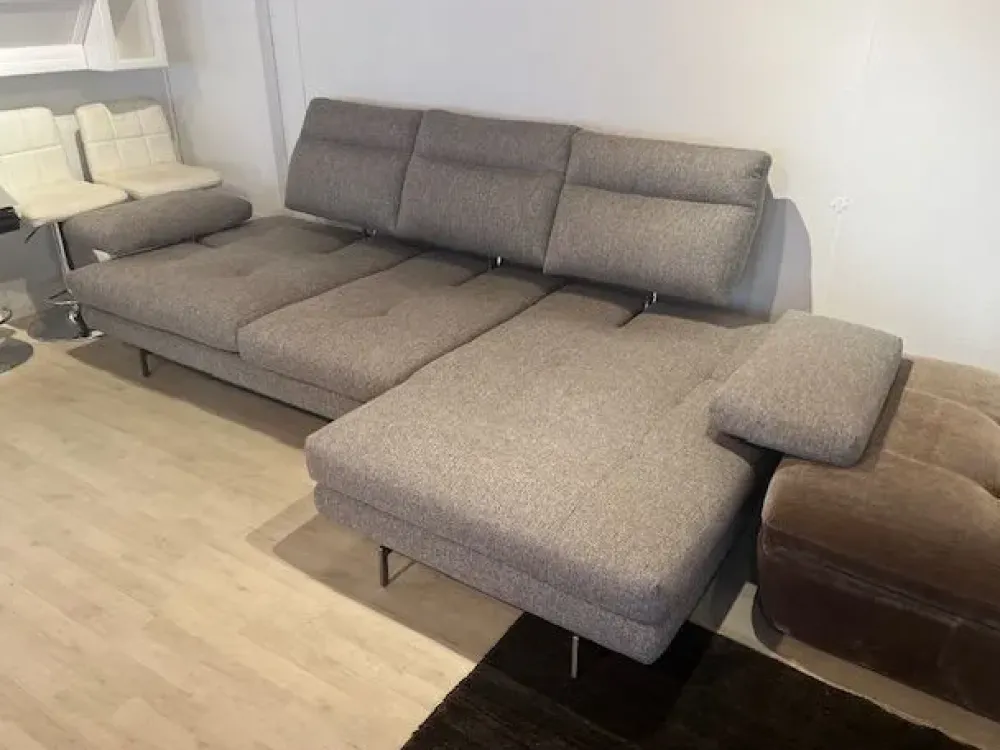 Divano da 4 posti modello Toby wing di scontato^Calia Best