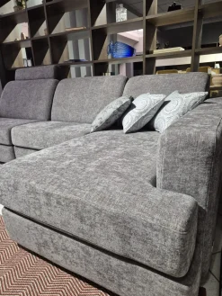 Divano Dylan di in stile moderno a prezzo Outlet^Doimo Salotti