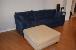 Divano Edoardo con pouf a PREZZO OUTLET Divani