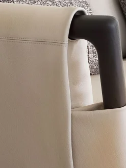 Sale Divano Gaudì in stile Design Con schienale a prezzi outlet Divani