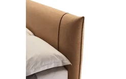 Divano imbottito con gambe Sakura , scontato.^Rosini Best