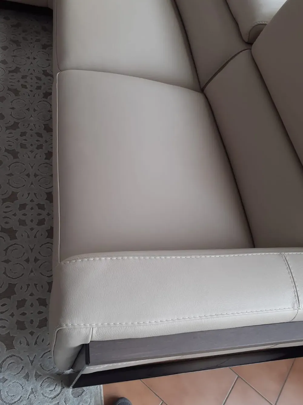 Sale Divano in Pelle stile moderno modello Cubic scontato - 53% Divani