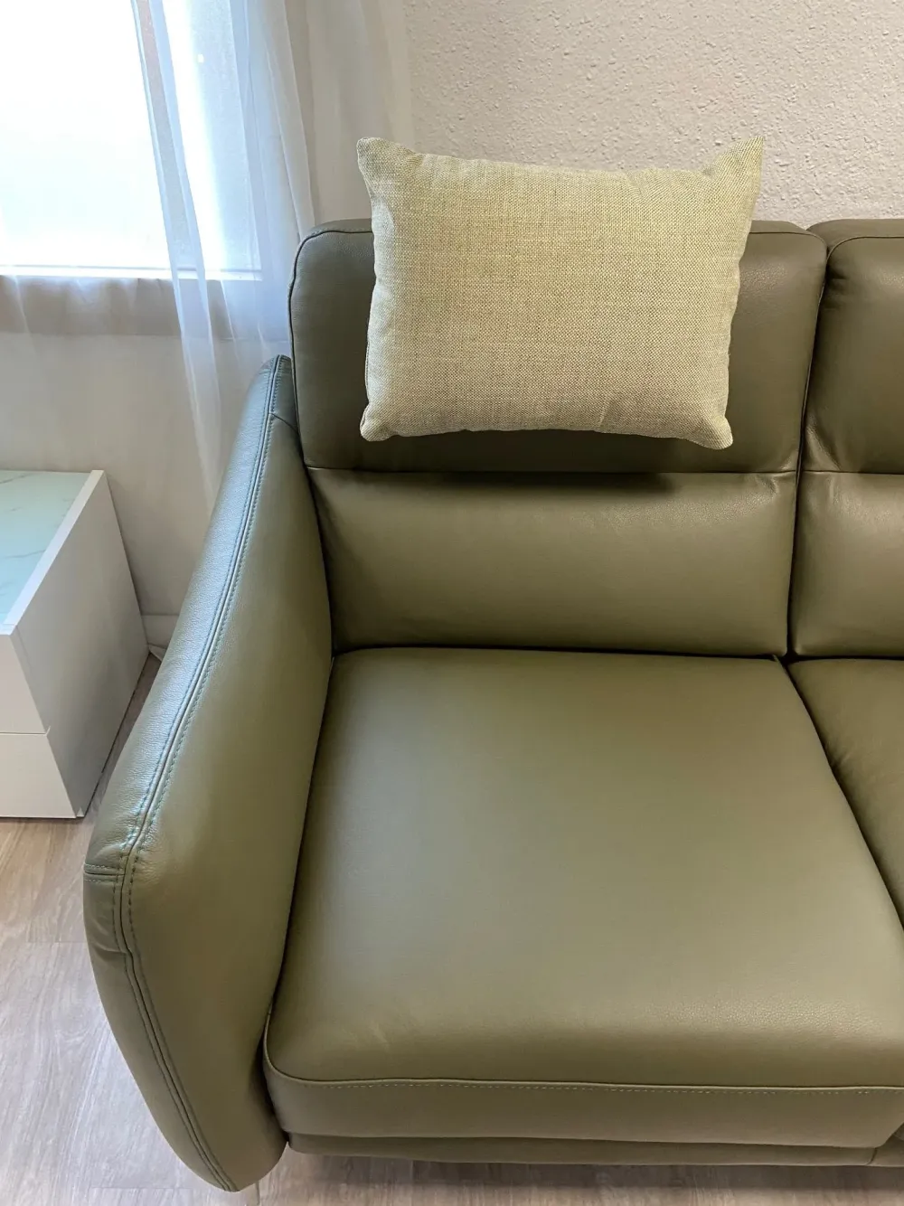 Nicoletti Home Divano in Pelle stile moderno modello Jupiter scontato - 43%- Divani