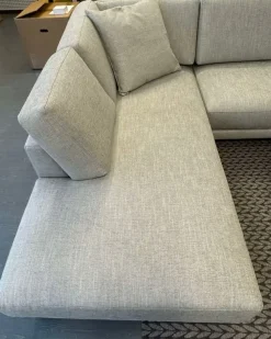 Clearance Divano in Tessuto stile moderno modello Bart scontato - 42% Divani