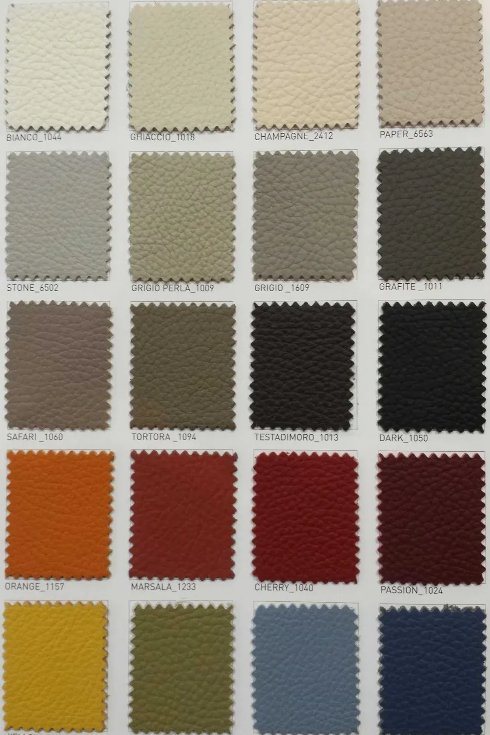 Divano in Tessuto stile moderno modello Sophia lineare scontato - 40%^Collezione esclusiva Sale