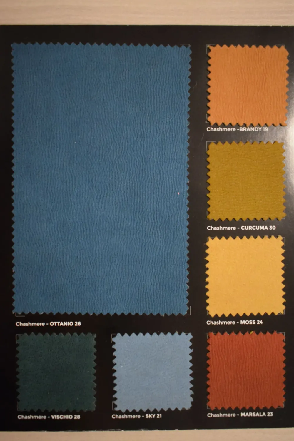 Divano in Tessuto stile moderno modello Sophia lineare scontato - 40%^Collezione esclusiva Sale