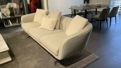 Outlet Divano in Tessuto stile moderno modello Betty scontato - 35% Divani