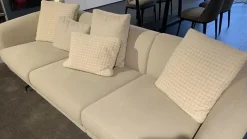 Outlet Divano in Tessuto stile moderno modello Betty scontato - 35% Divani