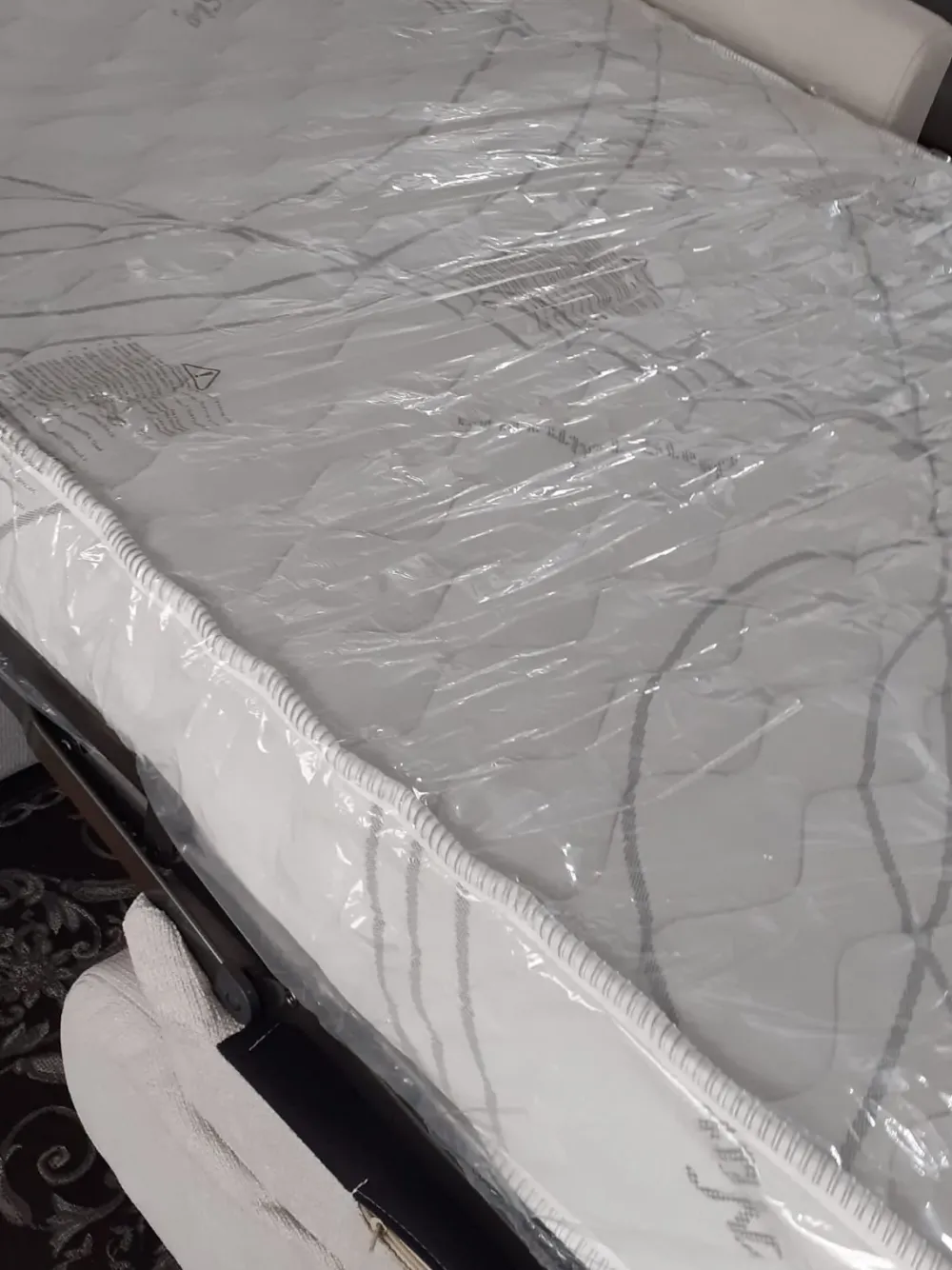 Divano Letto Roger di a prezzo ribassato^Il Benessere Outlet