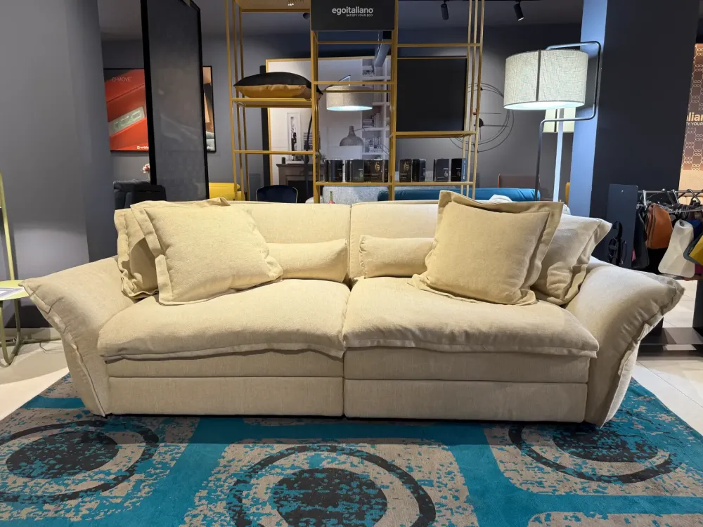 Hot Divano Lineare Astoria ad un prezzo conveniente Divani